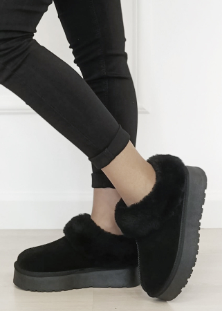 Oferte Speciale - Papuci imblaniti negri din piele naturala B-W5818 116