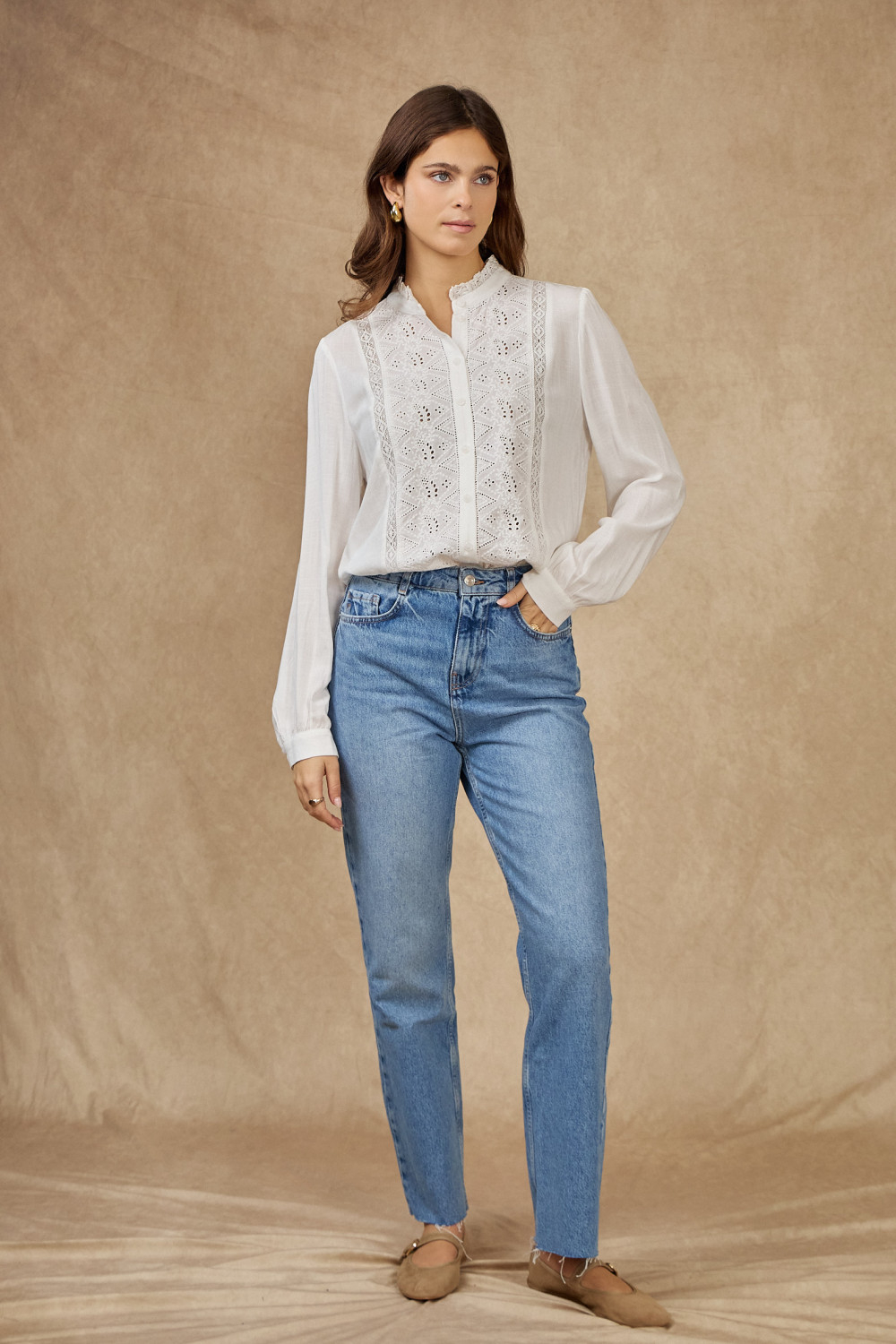 Camasa dama alba cu broderie B-ZS8007 M9 [3]