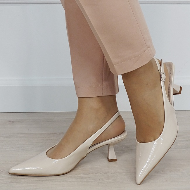 Pantofi bej de lac cu toc mic B-5552 01 [1]