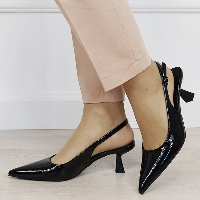 Pantofi negri de lac cu toc mic B-5552 01 [1]