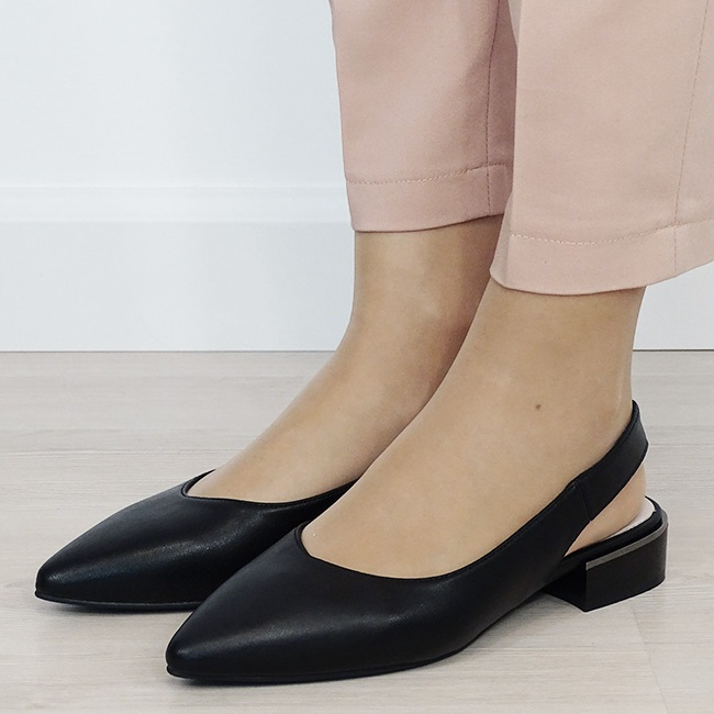 Pantofi negri decupati din piele naturala B-BY6943-1 03 [1]