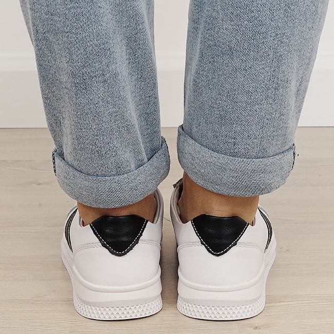 Sneakersi albi cu detalii negre din piele naturala B-5088 M7 [3]