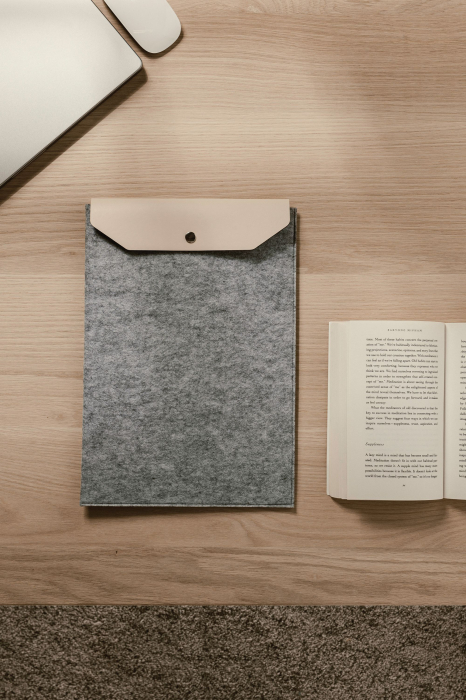 Albon 15" Laptop Sleeve [5]