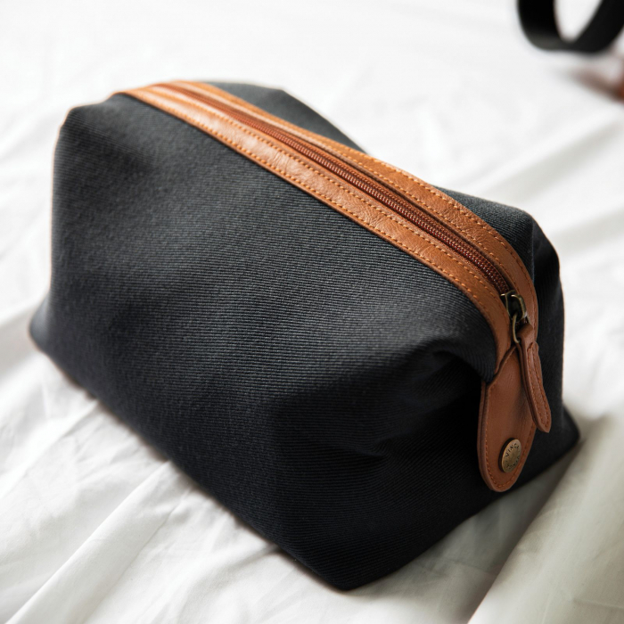 Elegant Sloane Toiletry Bag [8]