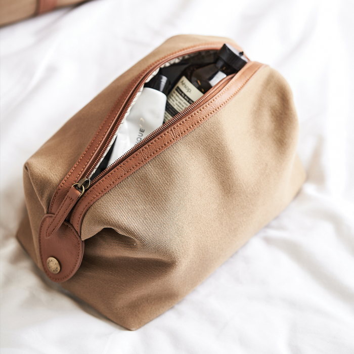 Elegant Sloane Toiletry Bag [2]