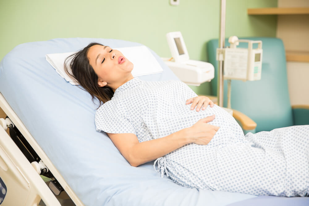 gravida in chinurile nasterii