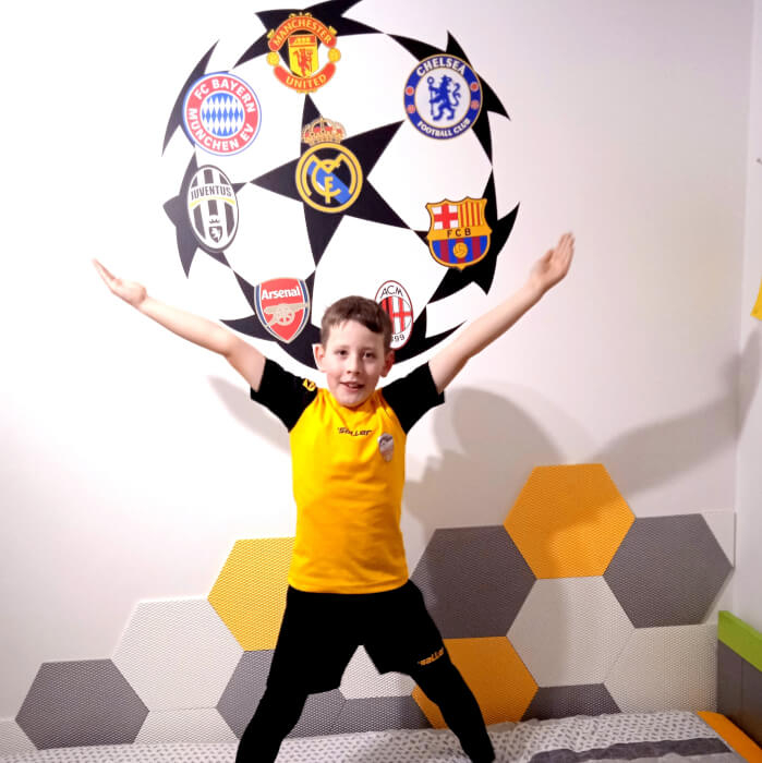 Autocolante pentru perete - Echipe de fotbal UEFA, 90 x 90 cm, Negru [3]