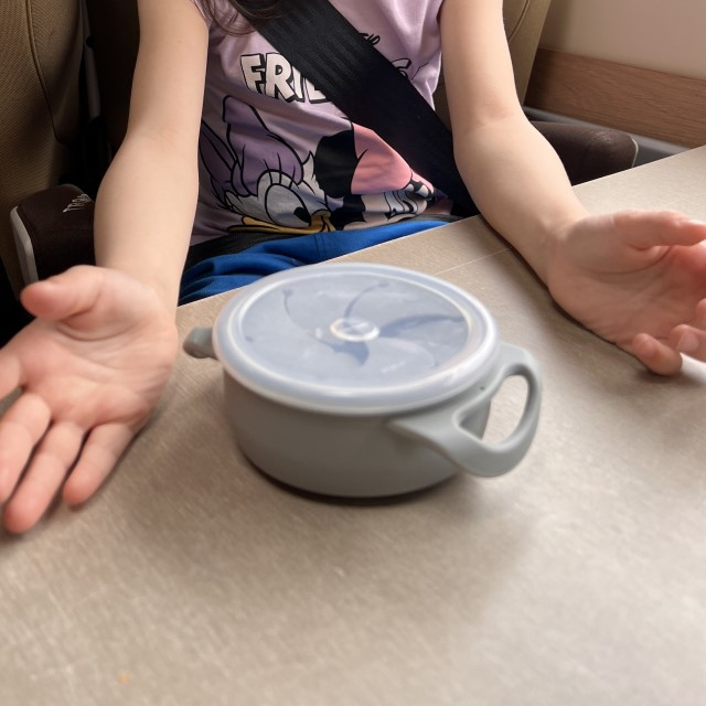 Cana din silicon 2 in 1, pentru gustari si apa, cu capac anti-varsare, Empria, Diverse culori [6]