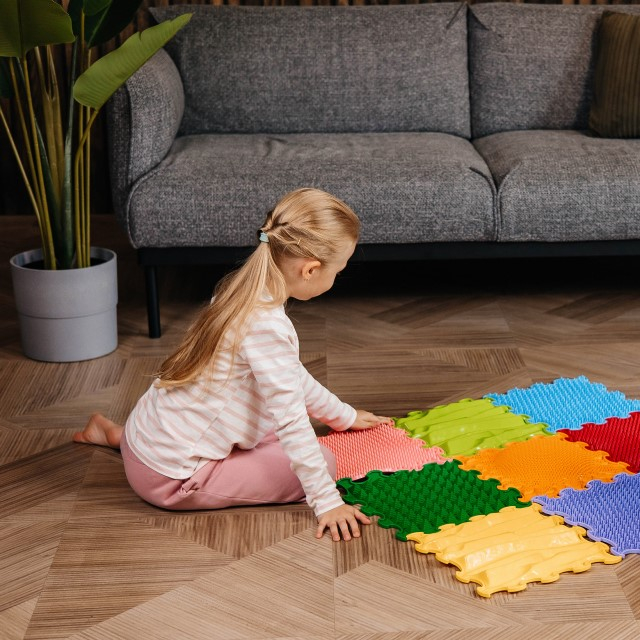 Covoras ortopedic, senzorial, set puzzle, 9 piese cu diferite texturi, Stimulative Rainbow [8]