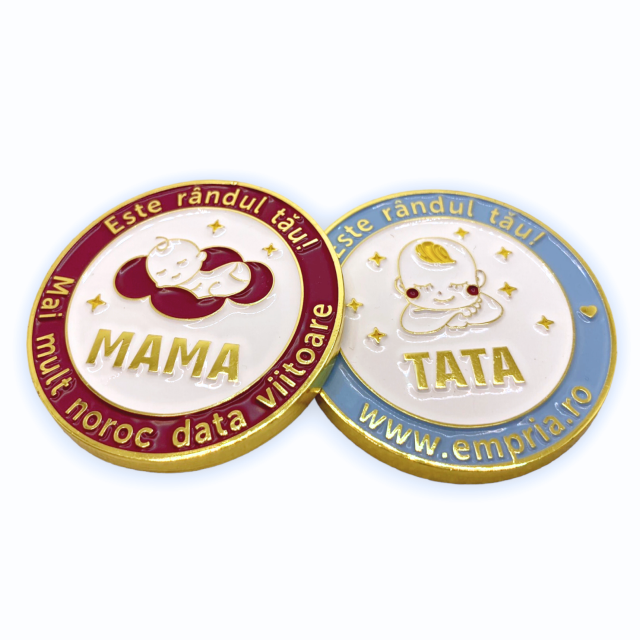 Moneda cine il schimba pe bebe, in cutie de cadou elegant pentru parinti cu nou-nascuti, Empria, in romana [6]
