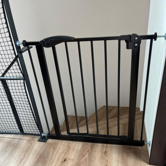 Poarta siguranta caini, pisici, copii, protectie scari si usi, dimensiune ajustabila, Empria, 76-80 cm, siguranta dubla, Negru [19]