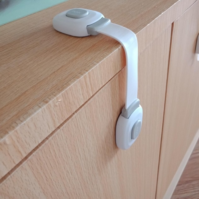 Set 6 sigurante flexibile cu incuietoare dubla pentru usi si sertare, Gri [3]