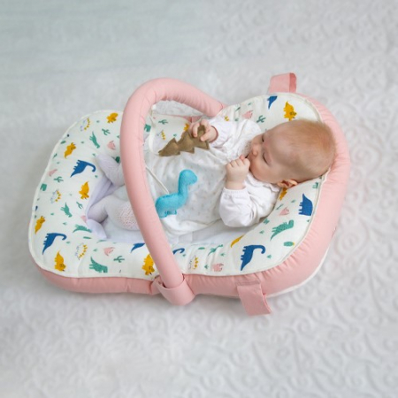 Somnul bebelusului - Saltea multifunctionala Sit and Play cu bara jucarii, model Dino