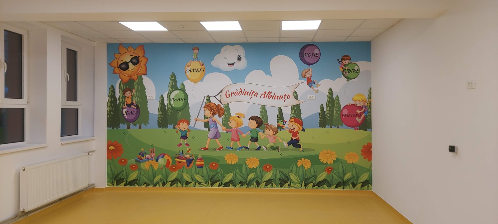 Decor mural cu personaje la Grădinița Albinuța