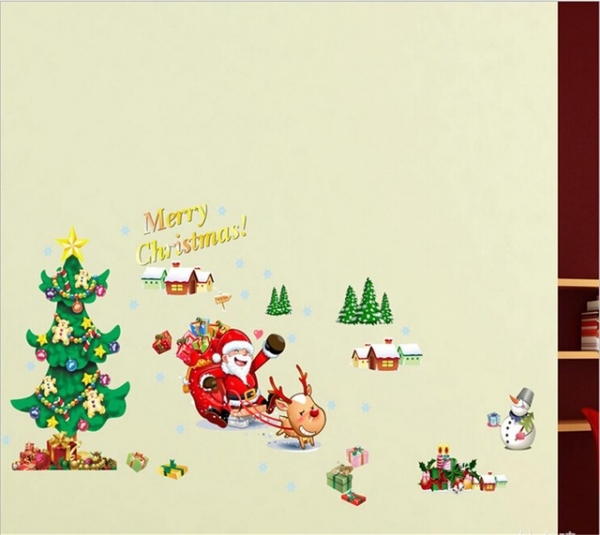 Sticker tematic - Mos Craciun, bradutul, sania si omul de zapada [3]