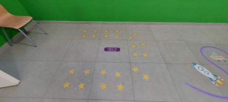 Autocolant Joc de Podea, Spatiu [4]