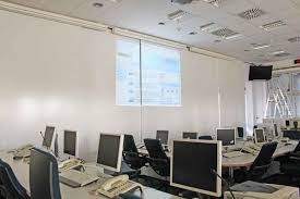 Folie autocolanta de tip whiteboard - ideal pentru proiectii - culoare alba - 137x100 cm [4]