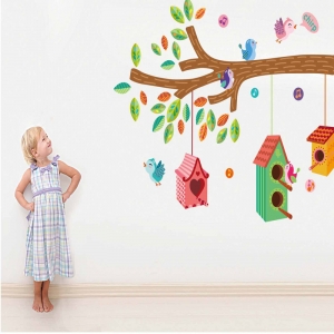 Sticker camera bebe - Casute pentru pasari pe creanga [1]