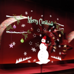 Sticker tematic Craciun - Om de zapada, ramuri cu globuri si fulgi de nea [4]