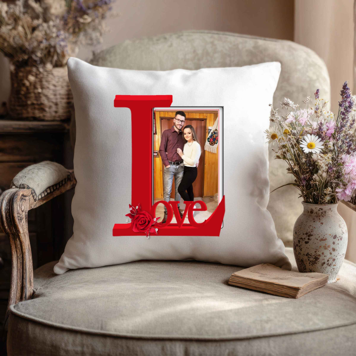 Perna patrata cu spate rosu personalizata cu poza/mesaj Love [2]