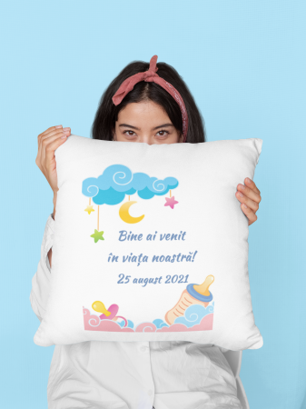 Perne personalizate - Perna patrata personalizata pentru baietei - Bine ai venit in viata noastra