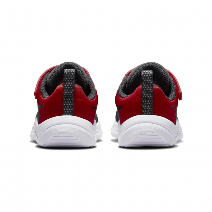 Red best sale nike downshifter