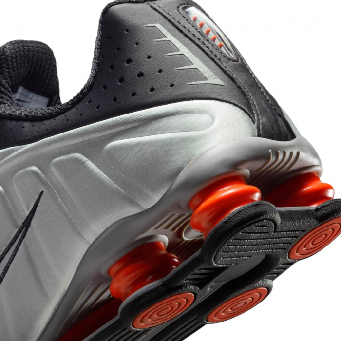 NIKE Shox R4 - HQ1988-002 [7]