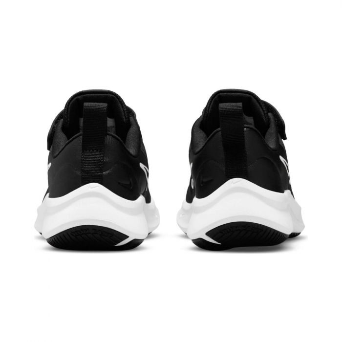 Nike star runner hot sale black and white