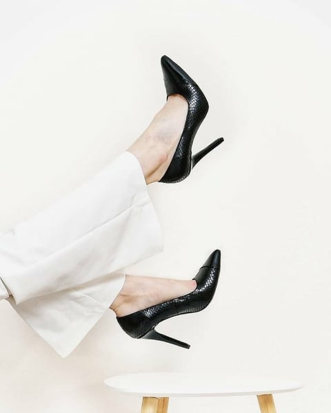 Pantofi Stiletto din piele lacuita neagra si piele lacuita cu textura de piele de sarpe [1]