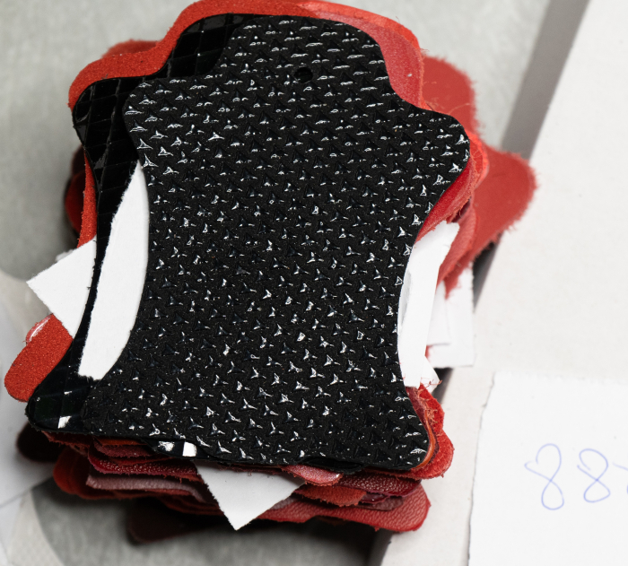 PIELE NEAGRA TEXTURATA 887 [2]