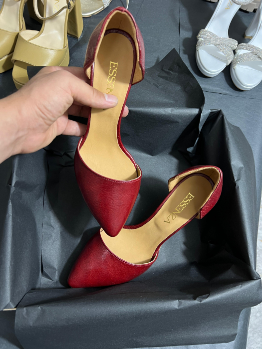 Pantofi stiletto decupati (interior/exterior),realizati din piele naturala rosie. [4]
