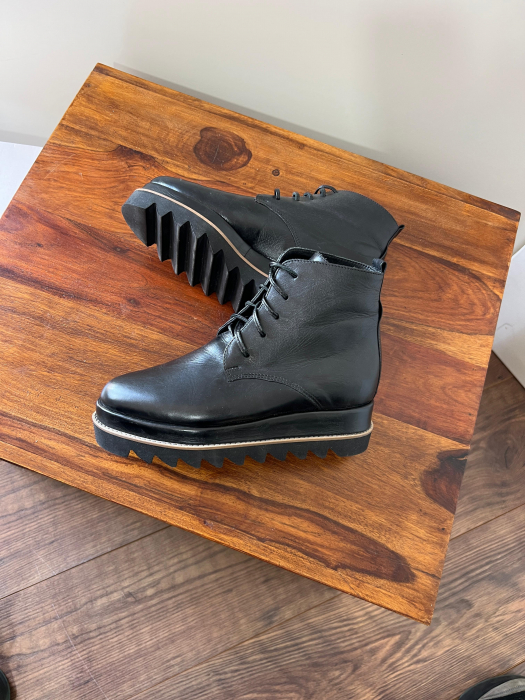 Ghete Everest cu siret, din piele naturala neagra [4]