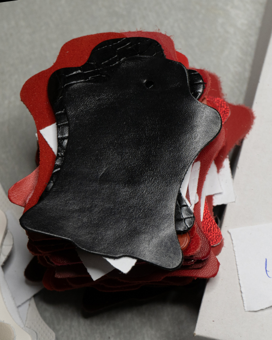 NEGRU 1038 [2]