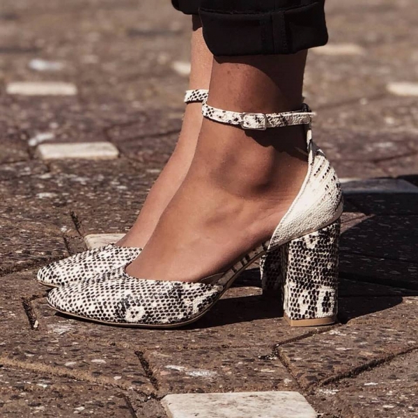 Pantofi decupati, din piele de sarpe, cu toc patrat [1]