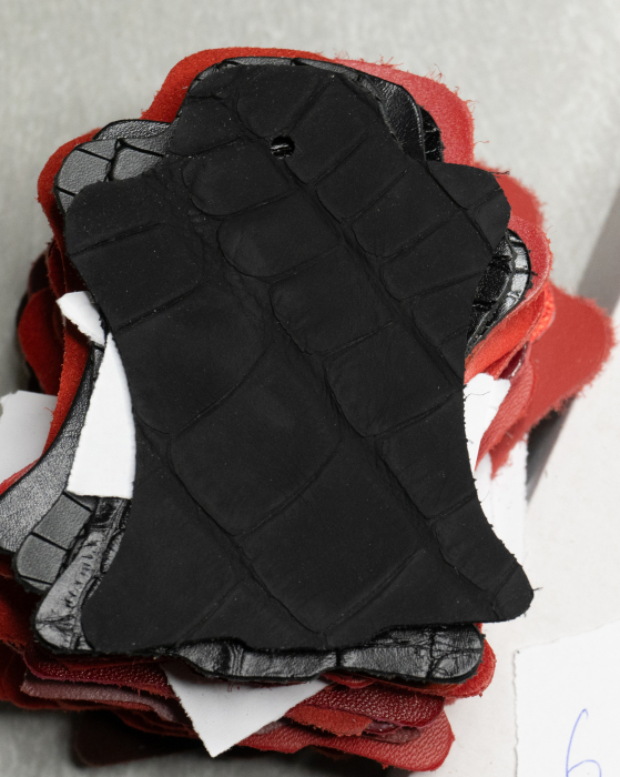 NEGRU CROCO 609 [2]