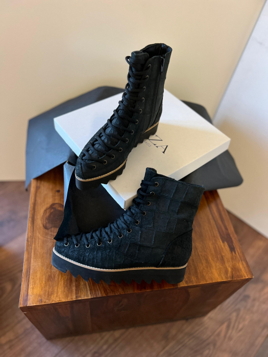 Ghete Everest cu siret, din piele intoarsa neagra cu aspect tip croco [5]