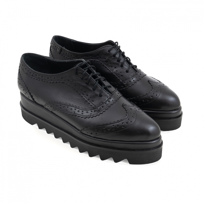 Pantofi din piele natruala neagra, cu perforatii si talpa dubla [2]