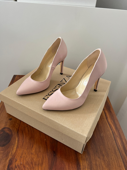 Pantofi stiletto realizati din piele naturala roz. [1]