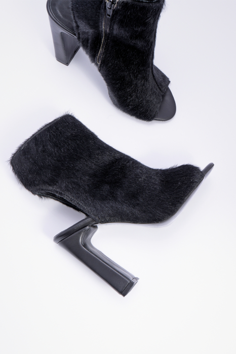 Ely Black Pony Hair Sandals [5]