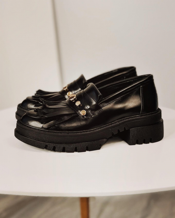 Pantofi Arya Gold, cu franjuri si capse aurii [2]