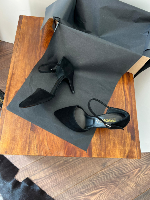Pantofi stiletto decupati(interior/exterior), realizati din piele intoarsa neagra [2]