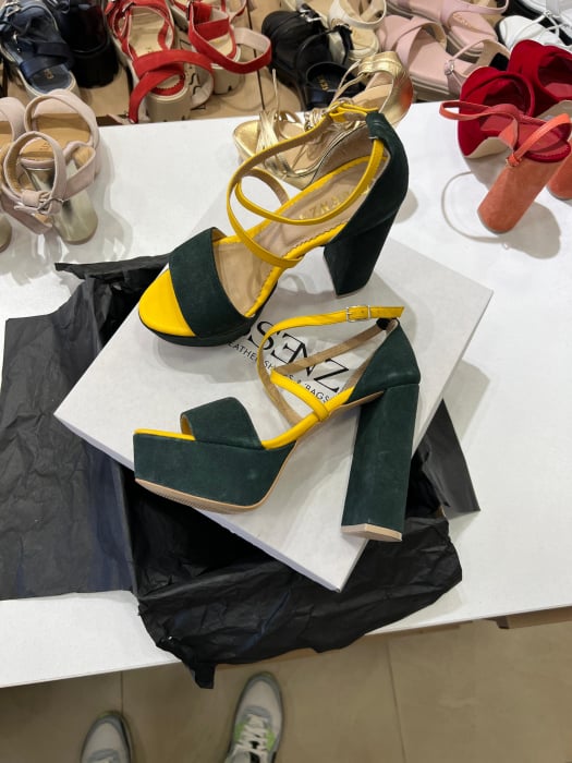 Sandale din piele intoarsa verde si piele box galbena, cu barete incrucisate [3]