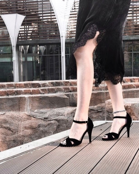 Sandale din catifea neagra [2]