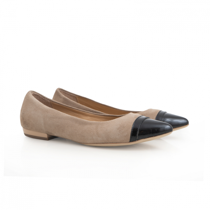 Balerini cu varf ascutit, din piele naturala intoarja beige, si piele naturala lacuita, neagra [2]