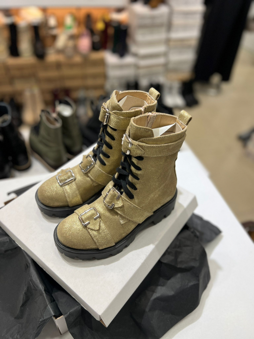 Bocanci cu catarame metalice, din piele naturala, auriu glitter. [2]