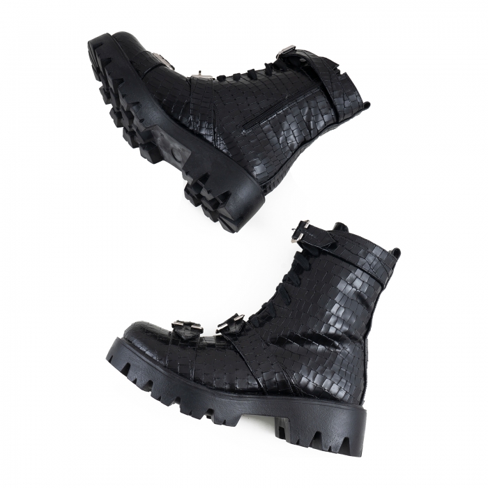 Bocanci cu catarame metalice, din piele naturala neagra cu aspect tip croco [4]