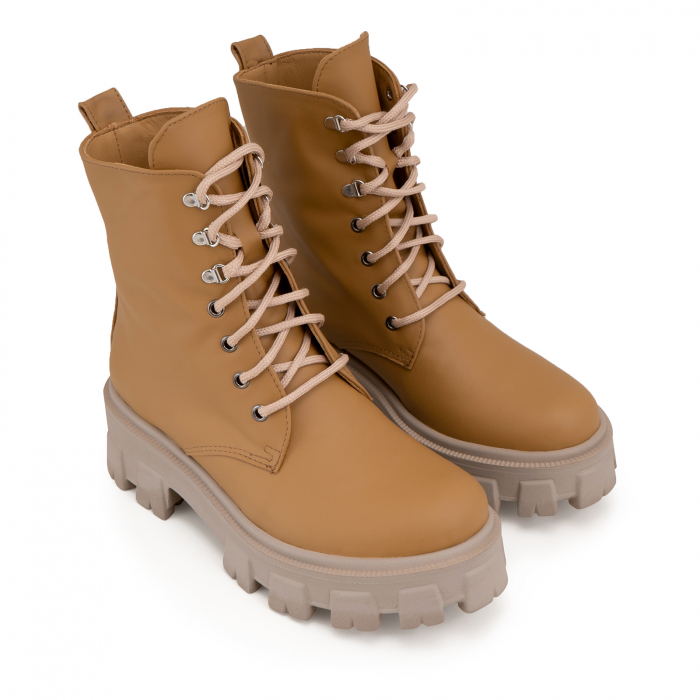 Bocanci cu siret si capse metalice, din piele naturala camel [2]