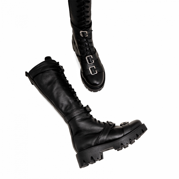 Bocanci inalti cu siret si catarame metalice,  din piele naturala neagra [4]