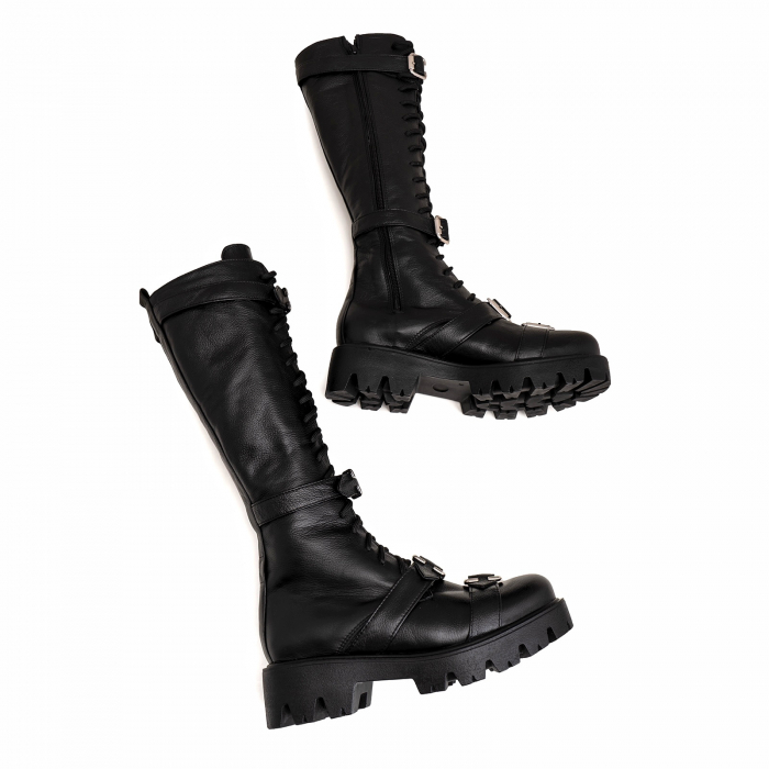 Bocanci inalti cu siret si catarame metalice,  din piele naturala neagra [5]