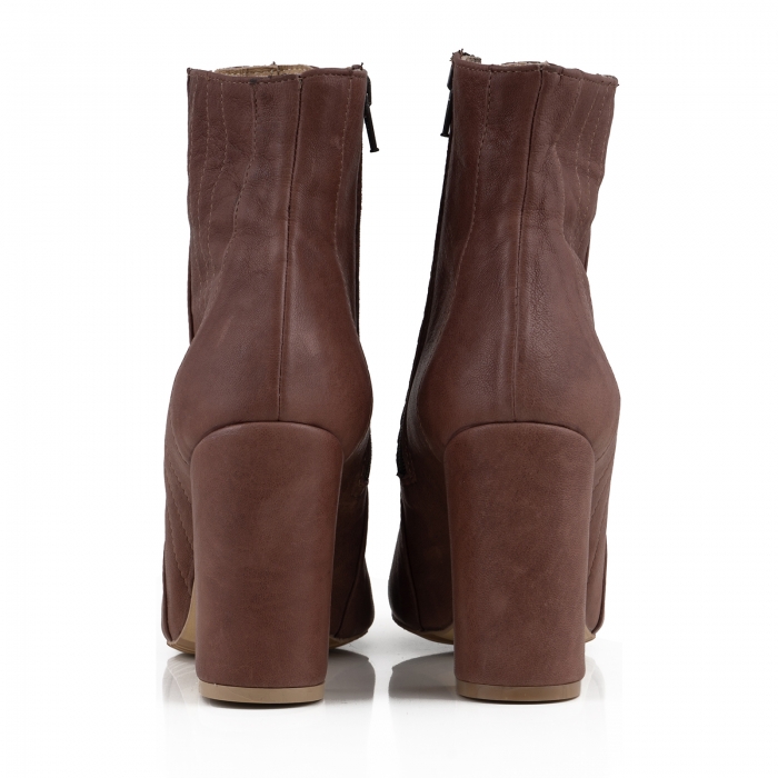 Botine  cu siret si capse metalice, din piele naturala maron [4]